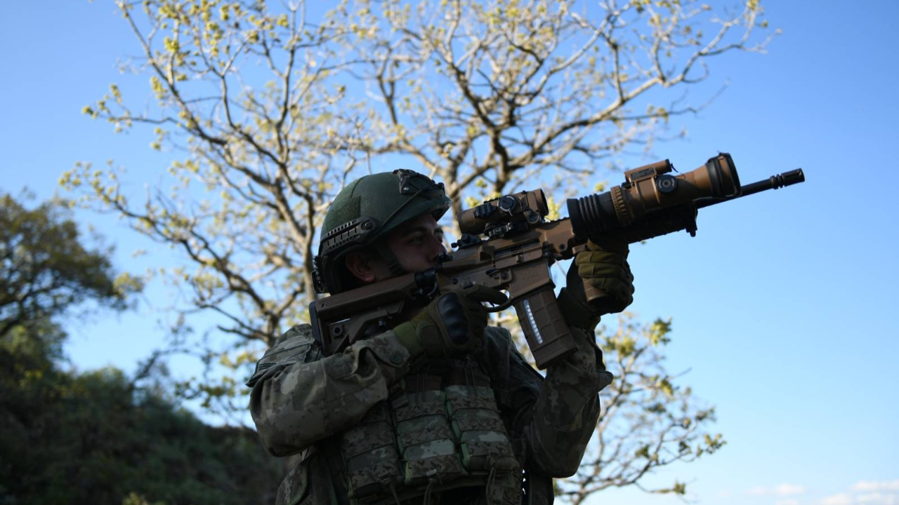 MSB:  2 PKK’lı terörist, Habur’da Hudut Karakolumuza teslim oldu
