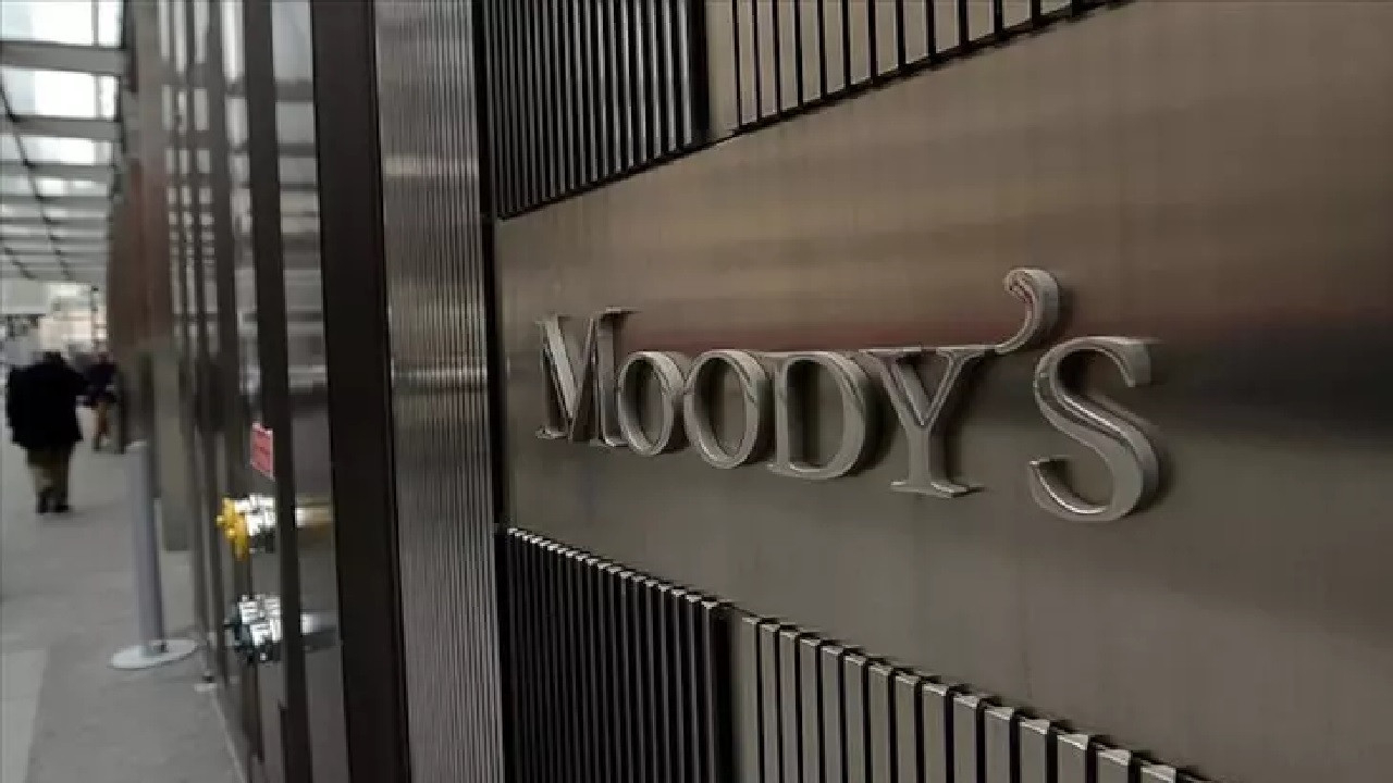 Gerekçe şaşırtmadı! Moody's, ABD'nin kredi notunu düşürdü...