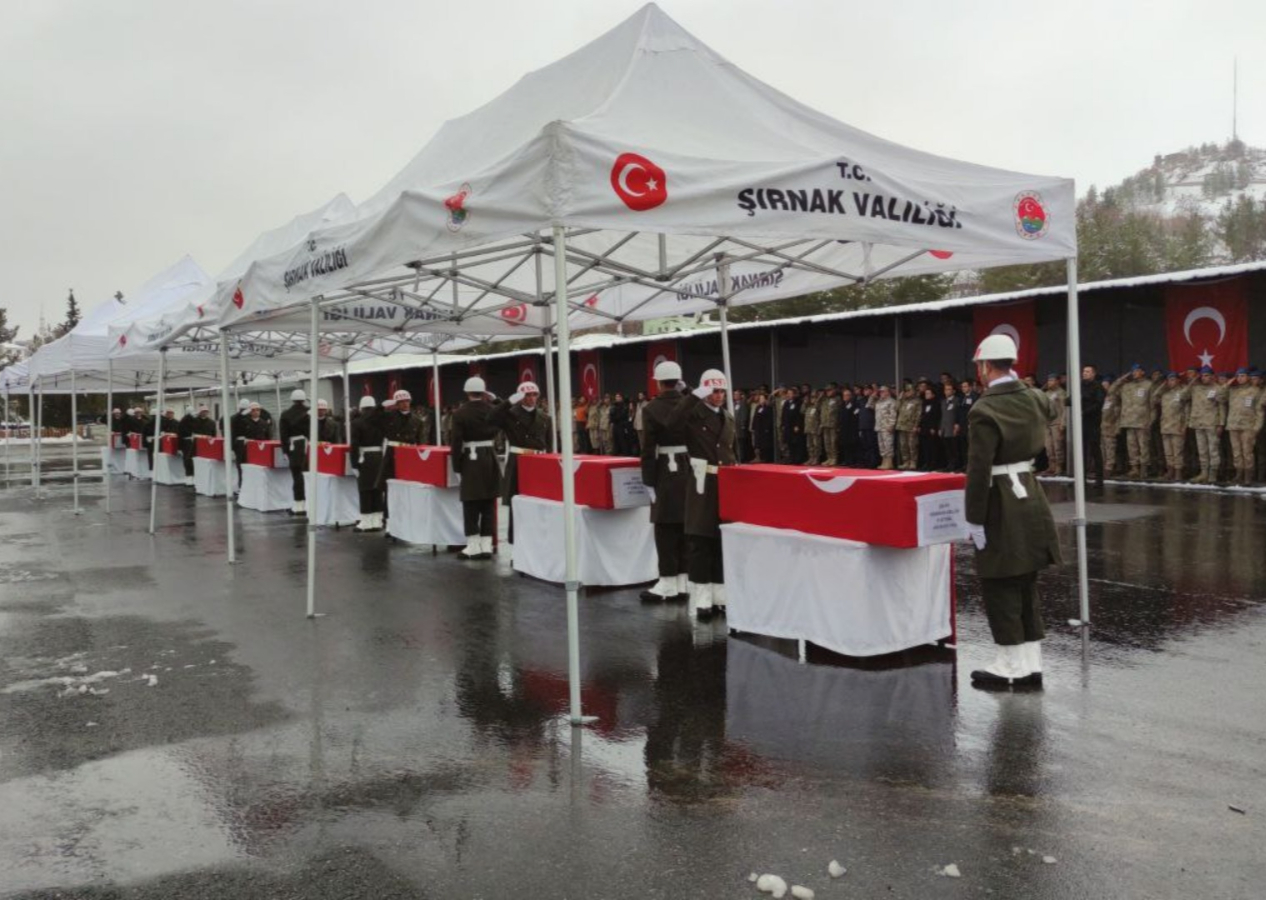 Türkiye yasta: Şehitlerimiz Şırnak'ta düzenlenen törenle memleketlerine uğurlandı...