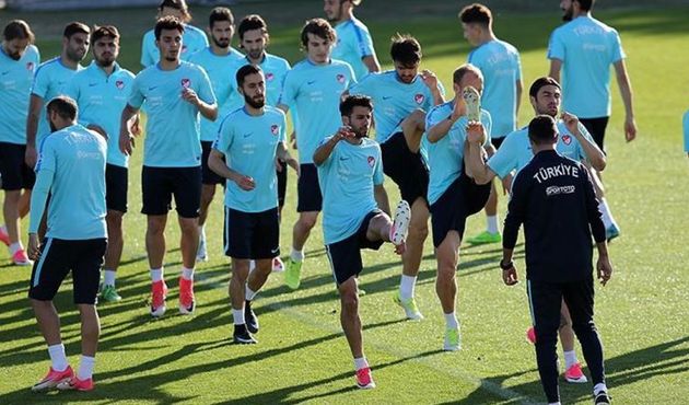 Milli Takım'da sürpriz gelişme!