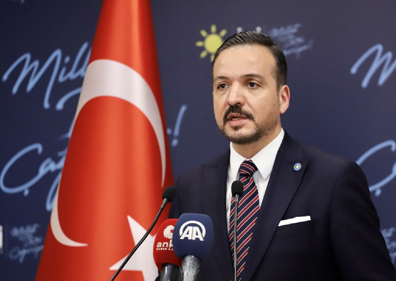 İYİ Parti Sözcüsü Kürşad Zorlu Antalya'da yapılacak istişare kampını iptal ettiklerini açıkladı!