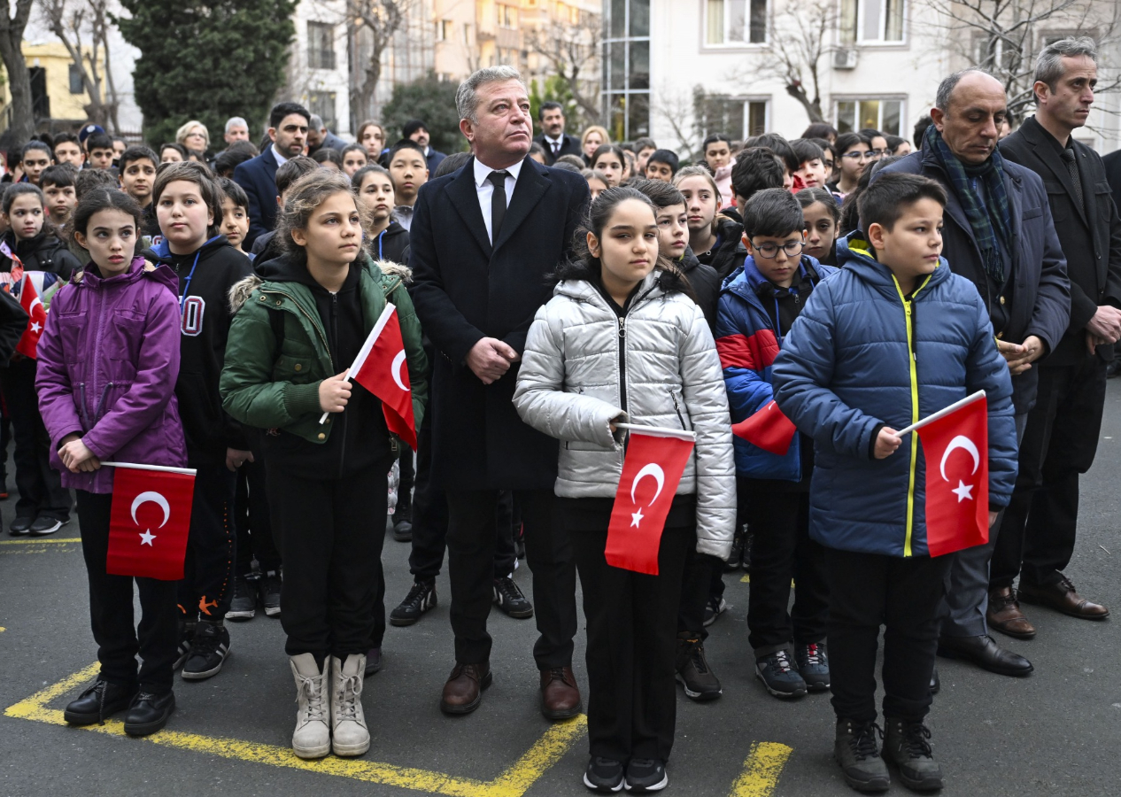 81 ilde tüm okullarda şehitler için saygı duruşu