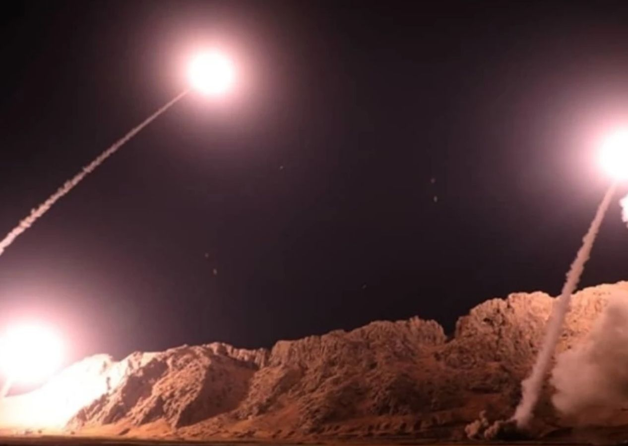 İran Devrim Muhafızları Pakistan'a füze fırlattı