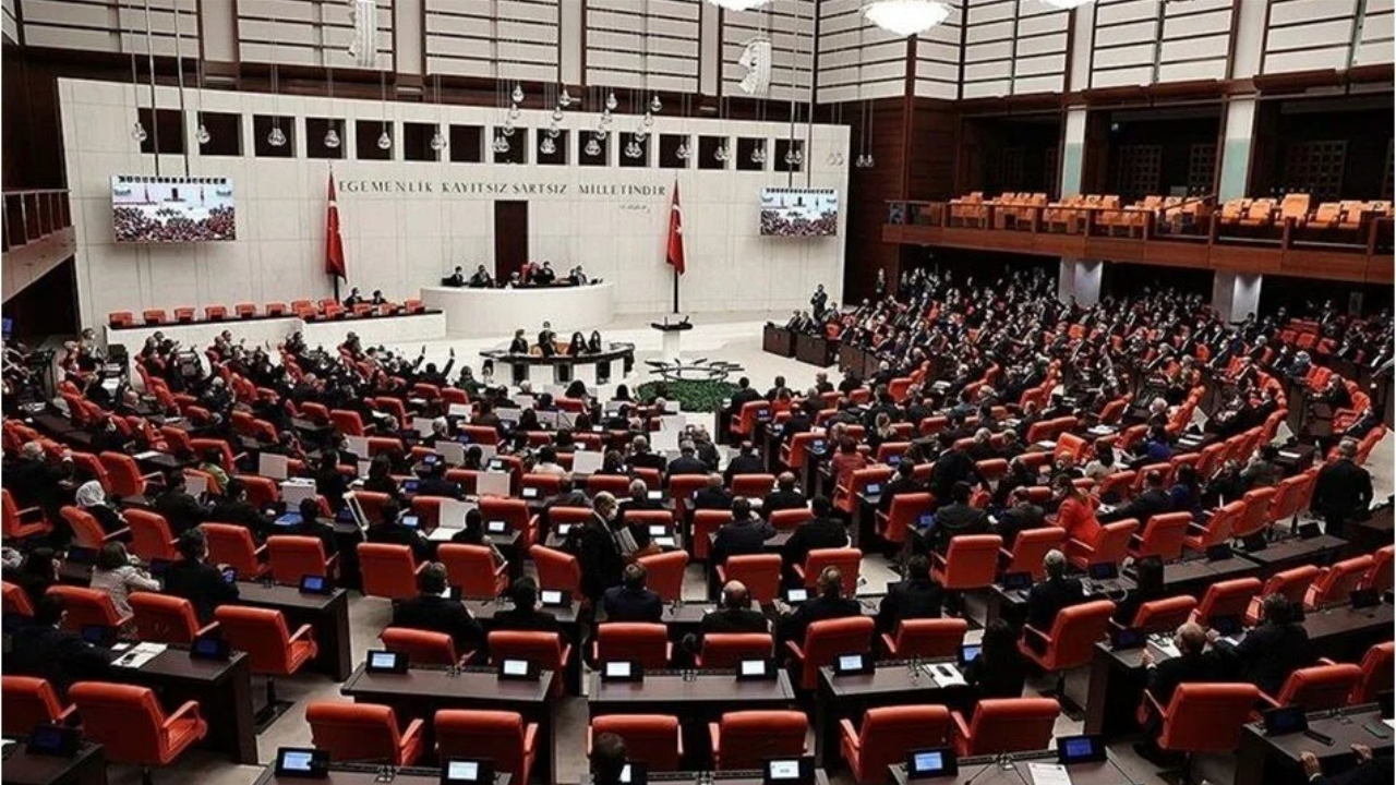 İşveren desteği yükseliyor! Asgari ücret desteğinin artırılmasını içeren yasa teklifi Meclis'e sunuldu
