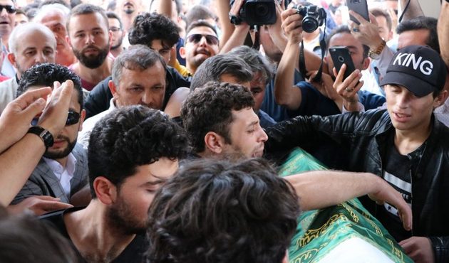 Acılı eş vahşetin ardından ilk kez konuştu: "Kapı yarı açıktı, baktım..."