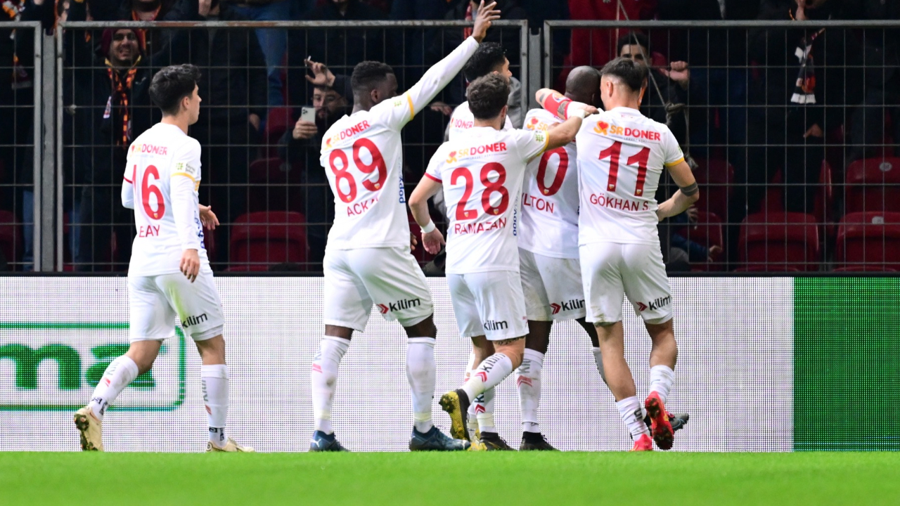 Süper Lig'in köklü kulübüne şok: Kayserispor icradan satışa çıkarılıyor! 35 milyon TL bedel biçildi...