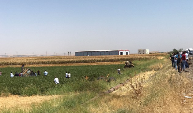 Diyarbakır'da askeri araca bombalı saldırı! 2 sivil hayatını kaybetti...