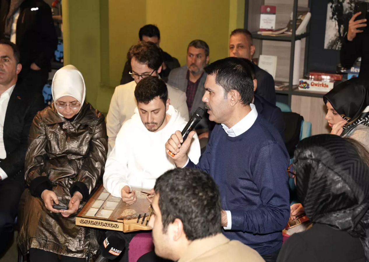 Murat Kurum'dan gençlere müjde! Ulaşımda büyük indirim...