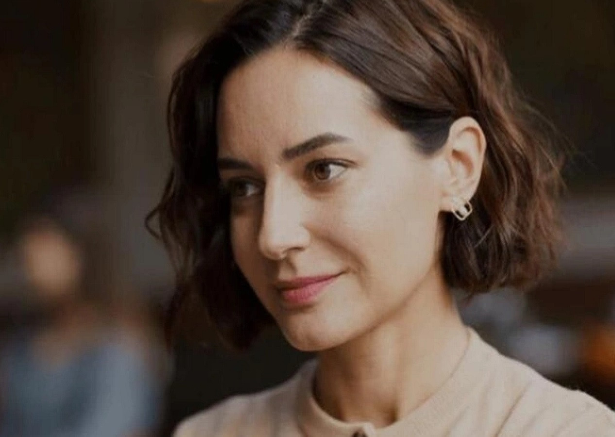 Netfliix'in Adsız Aşıklar kadrosuna Sedef Avcı dahil oluyor!