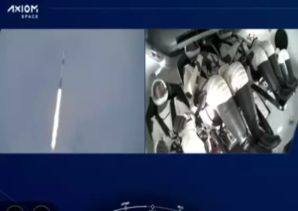 Alper Gezeravcı tarihi anlarda gözünü Dünya'dan alamadı!