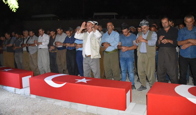 Şırnak’ta teröristlerce katledilen 3 işçi toprağa verildi...