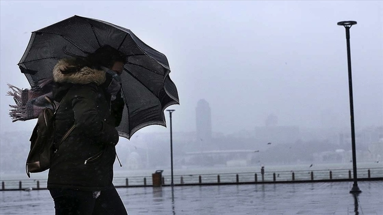 Meteorolojiden İzmir için sağanak yağış ve fırtına uyarısı!