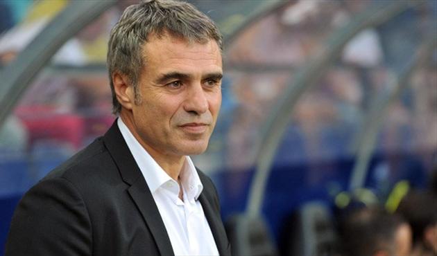 Ersun Yanal hakem kararlarını "ucuz" olarak niteledi, transfer sinyali verdi...