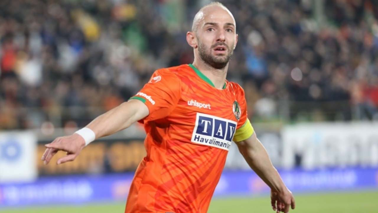 Süper Lig'de dünya tarihine geçecek VAR incelemesi! 10 dakika süren inceleme sonrası gol kararı çıktı