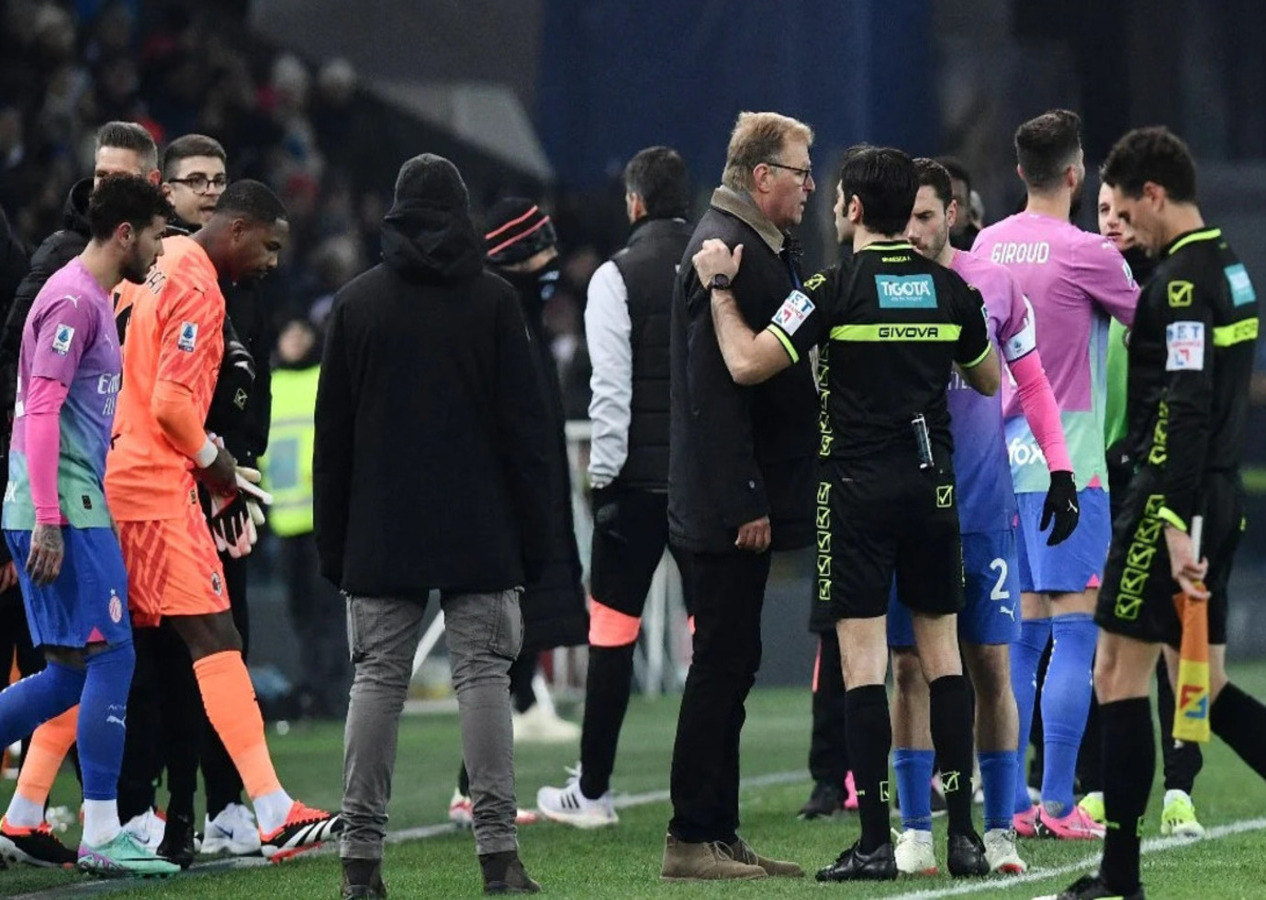 Serie A'da ırkçılık skandalı! Soyunma odasına gittiler...
