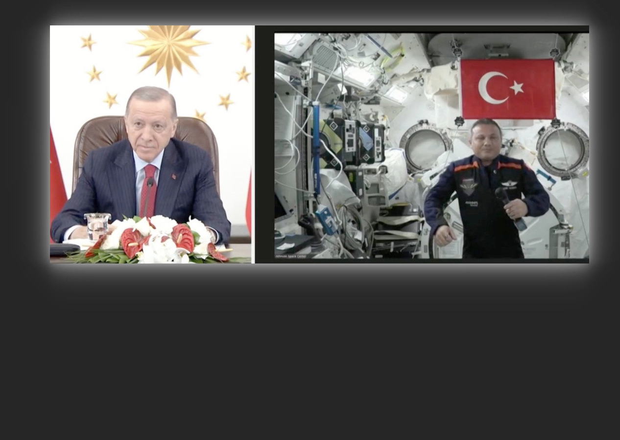 Türk astronot Alper Gezeravcı, uzaydan ilk bağlantısını Cumhurbaşkanı Erdoğan’la yaptı! İşte tarihi anlar...
