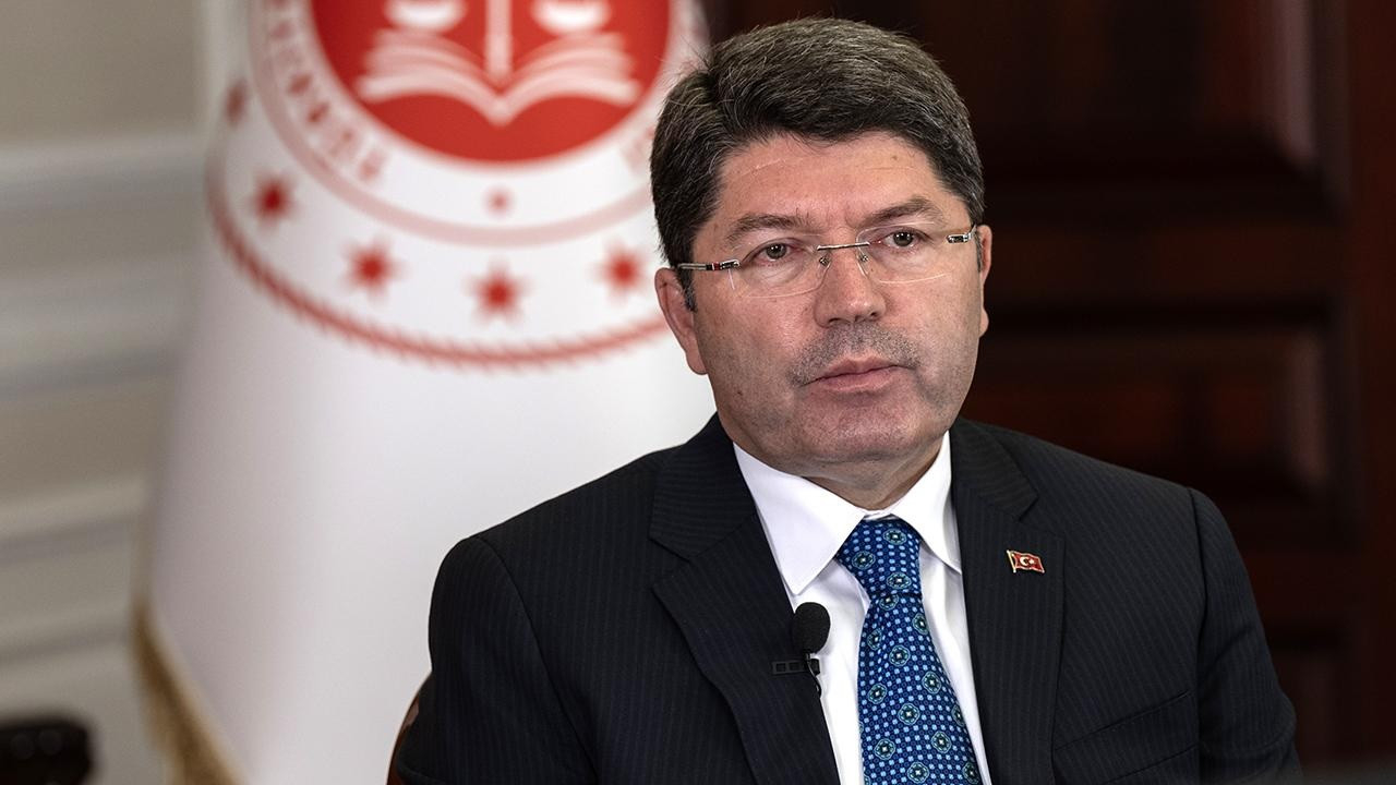 Bakan Yılmaz Tunç'tan açıklama geldi! Hâkim ve savcı yardımcılığı yazılı sınavı sonuçları belli oldu...