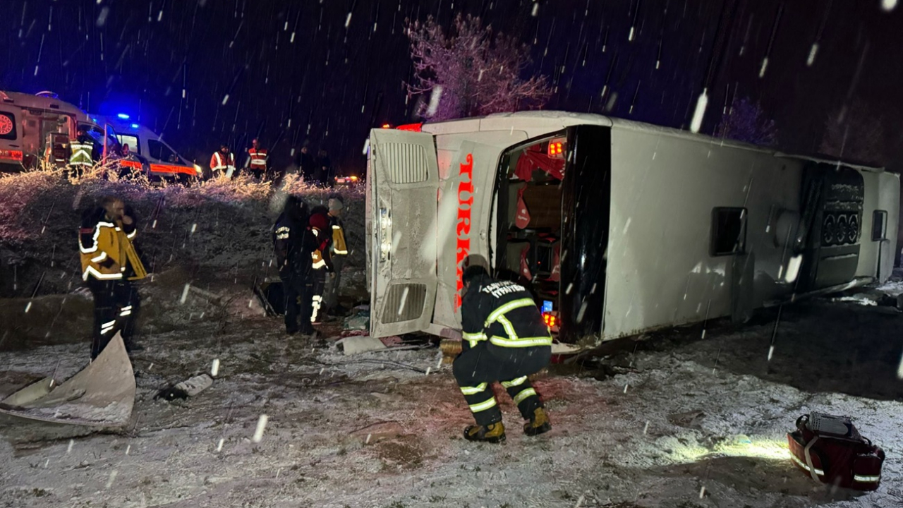 Kastamonu'da yolcu otobüsü devrildi! 6 kişi öldü, 33 kişi yaralandı