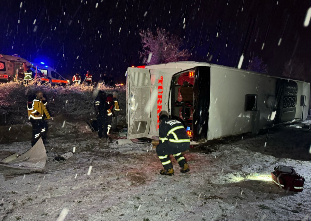 Kastamonu'da yolcu otobüsü devrildi! 6 kişi öldü, 33 kişi yaralandı