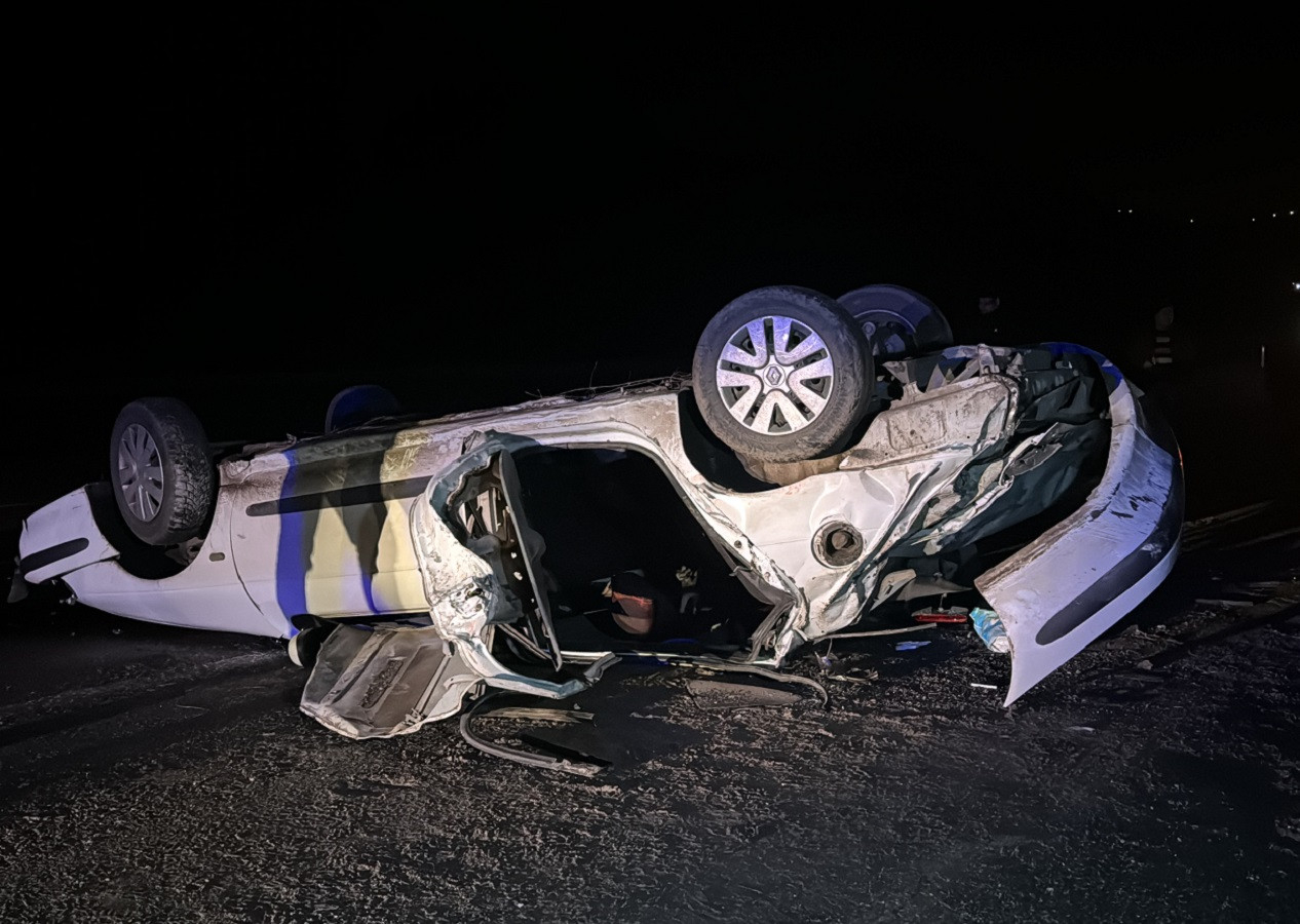 Zonguldak'ta 15 metre yükseklikten kara yoluna düşen otomobildeki 2 kişi hayatını kaybetti...