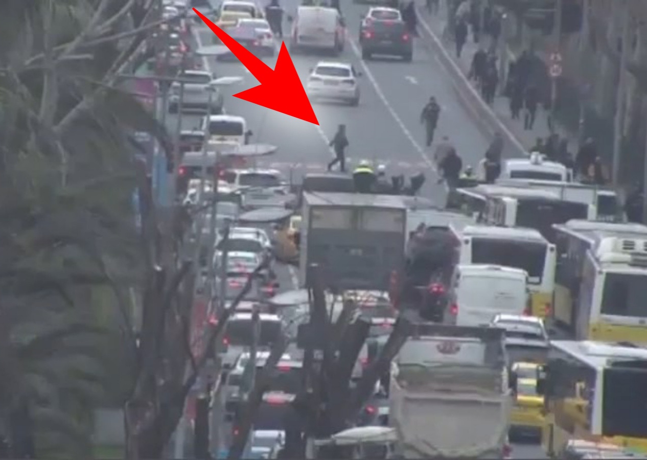 Vatan Caddesi'nde şüpheli çanta paniği! Patlatılan çantadan bakın ne çıktı...