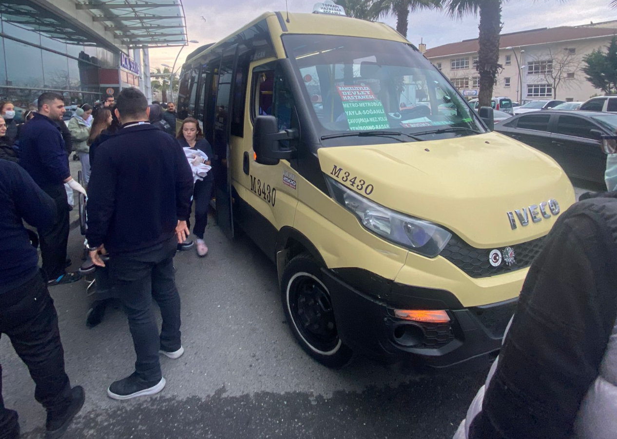 Yolcu minibüsünde doğum yaptı: "Minibüse kucağımızda bir bebekle bindik, iki bebekle indik"