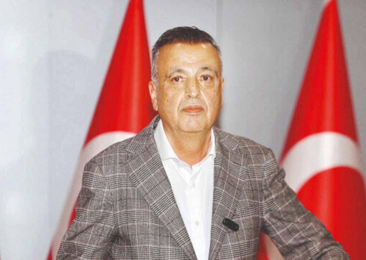 Aday olamayınca "Aleviler ve Kılıçdaroğlu'nu destekleyenler tasfiye ediliyor" diyerek istifa eden Battal İlgezdi'ye CHP medyasından tepki yağıyor.