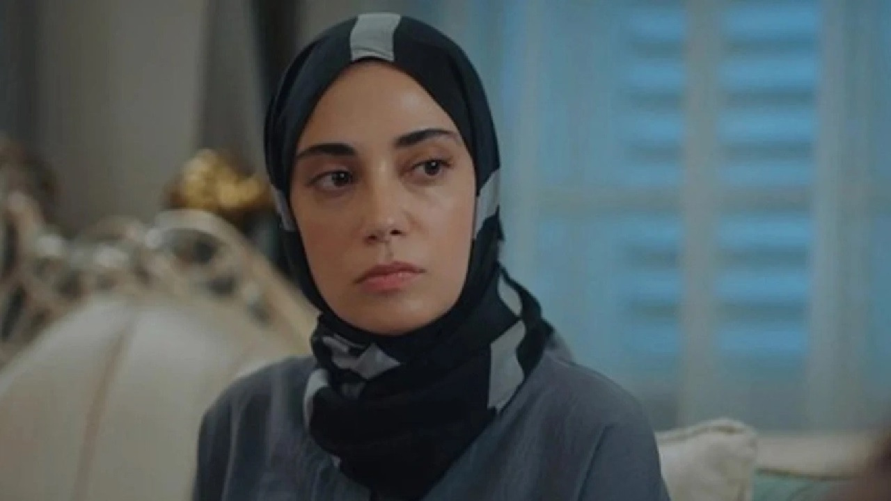Kızılcık Şerbeti'nin Nursema'sı Ceren Karakoç'un aylık kazancı ortaya çıktı!