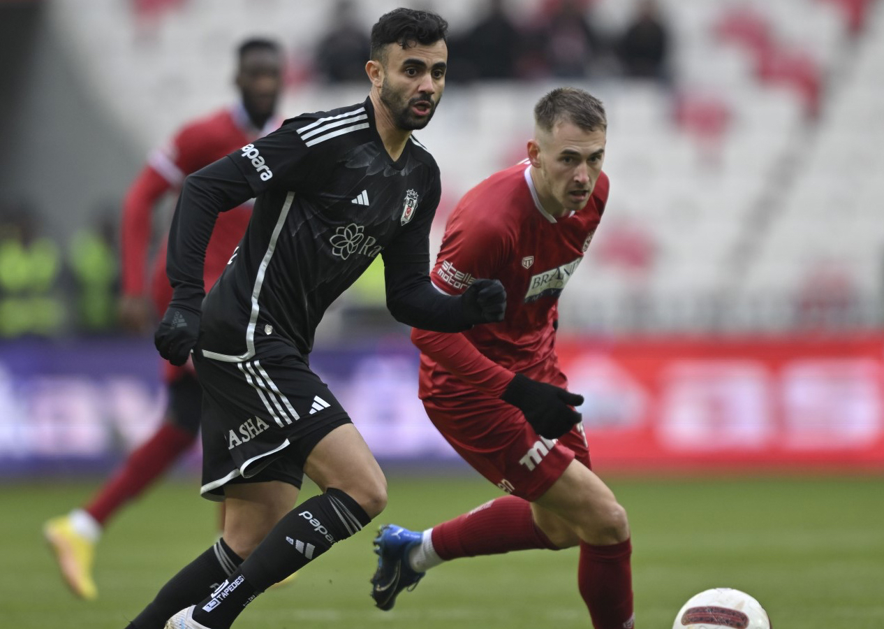 Beşiktaş'ta çöküş sürüyor! Sivasspor deplasmanından da elleri boş dönüyorlar
