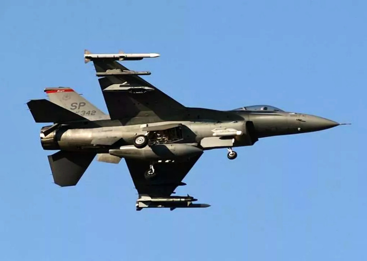 ABD ait F-16 savaş uçağı Güney Kore açıklarında düştü! Bir senede 3. kaza...