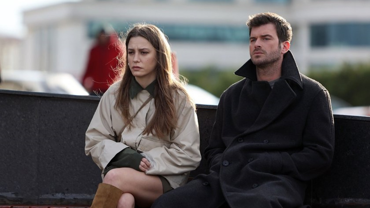 Kıvanç Tatlıtuğ, Serenay Sarıkaya ve Yüsra Geyik'ten Aile dizisine veda paylaşımı