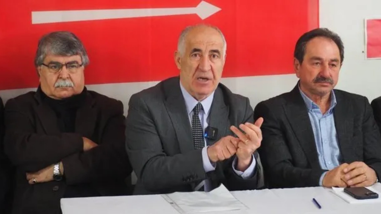 Malatya'da, Hekimhan Belediye Başkanı Turan Karadağ, "Diktatör bizim içimizdeymiş" diyerek CHP'den istifa etti!
