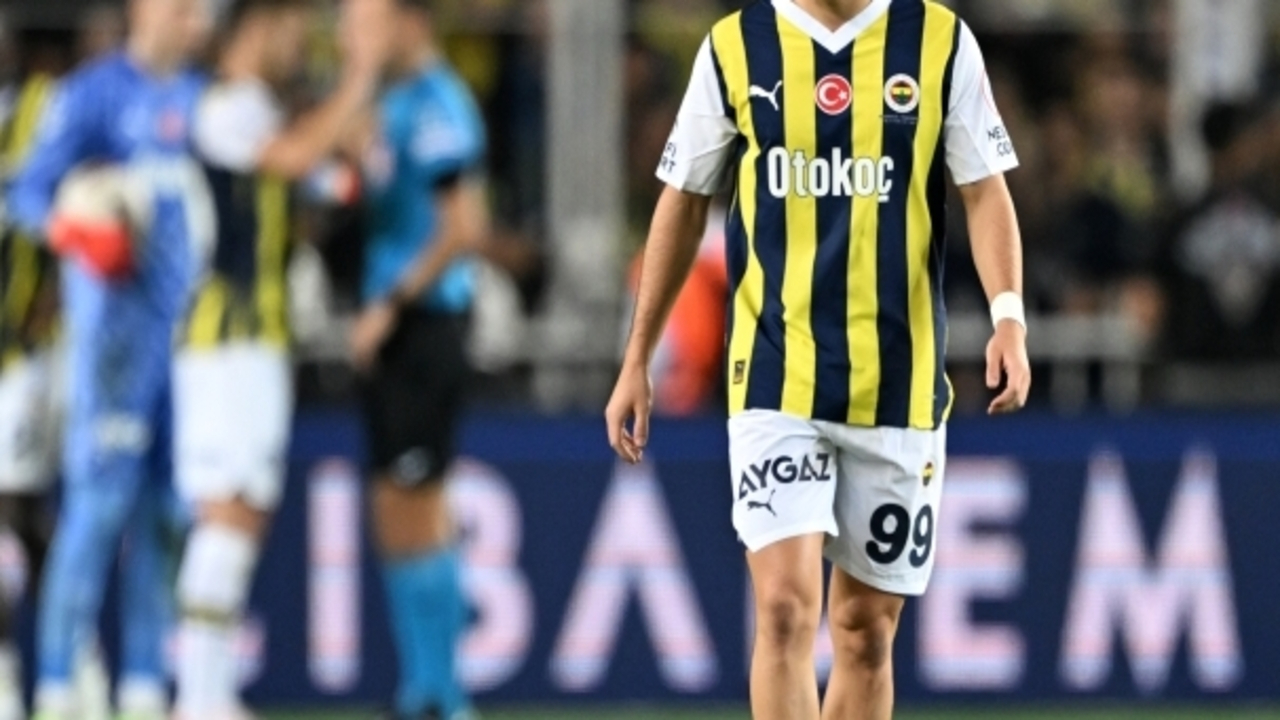 Fenerbahçe'de sürpriz ayrılık! Yıldız oyuncu İstanbul ekibine kiralandı