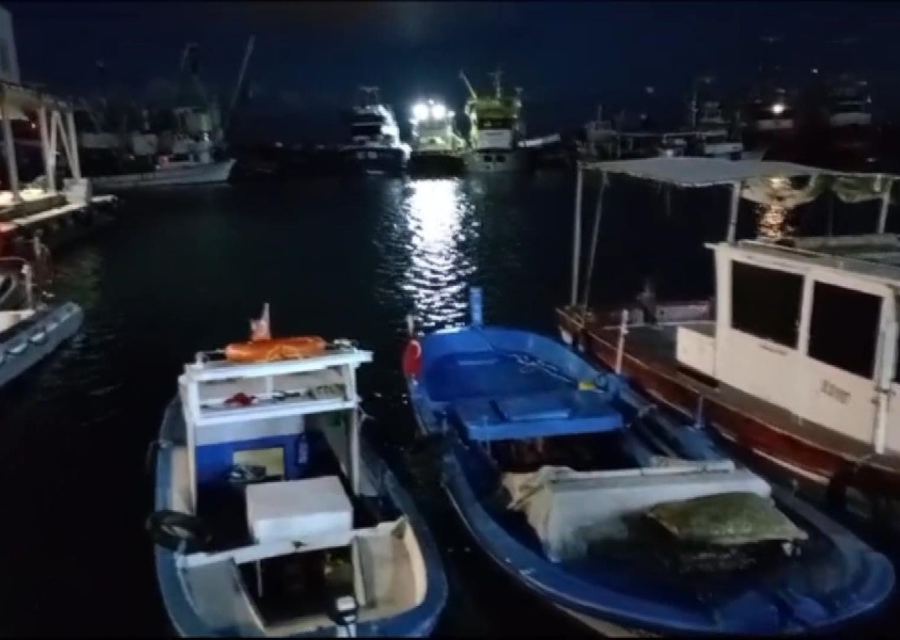 İzmir'de balıkçı teknesi battı! 3 ölü, 2 kayıp