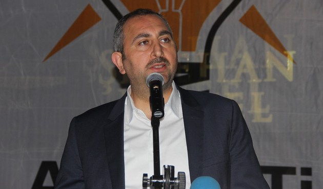 Gül: Sistematik olarak yargıya saldırmaktan vazgeçmelidir...