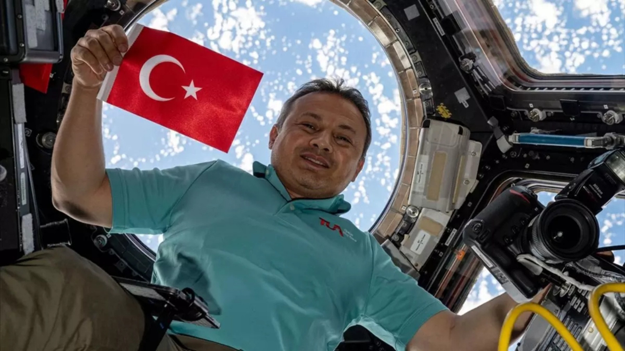 Astronot Alper Gezeravcı'nın Dünya'ya dönüşü ikinci kez ertelendi