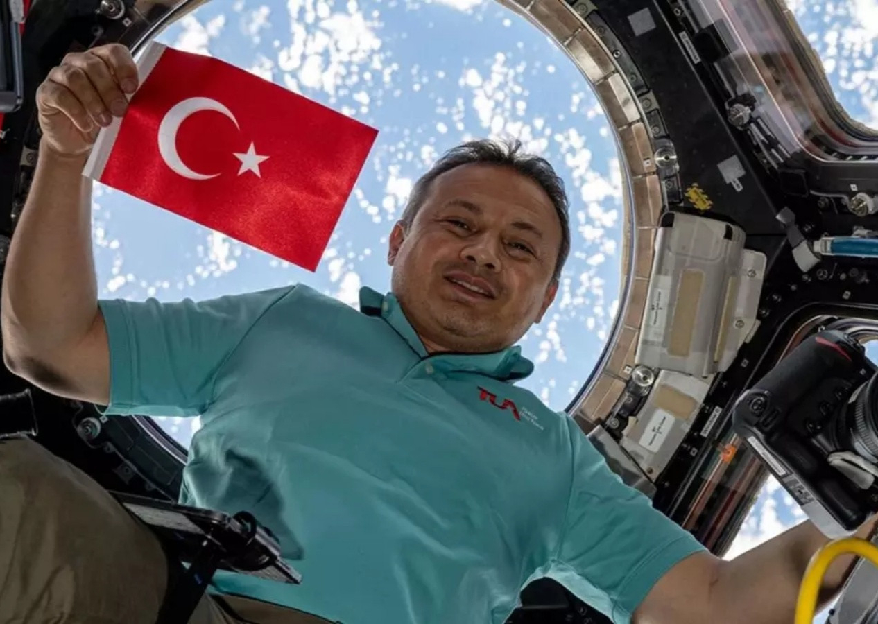 Alper Gezeravcı'nın uzay serüveninde son saatler: Gezeravcı için dönüş vakti! 10 deneye imza attı...