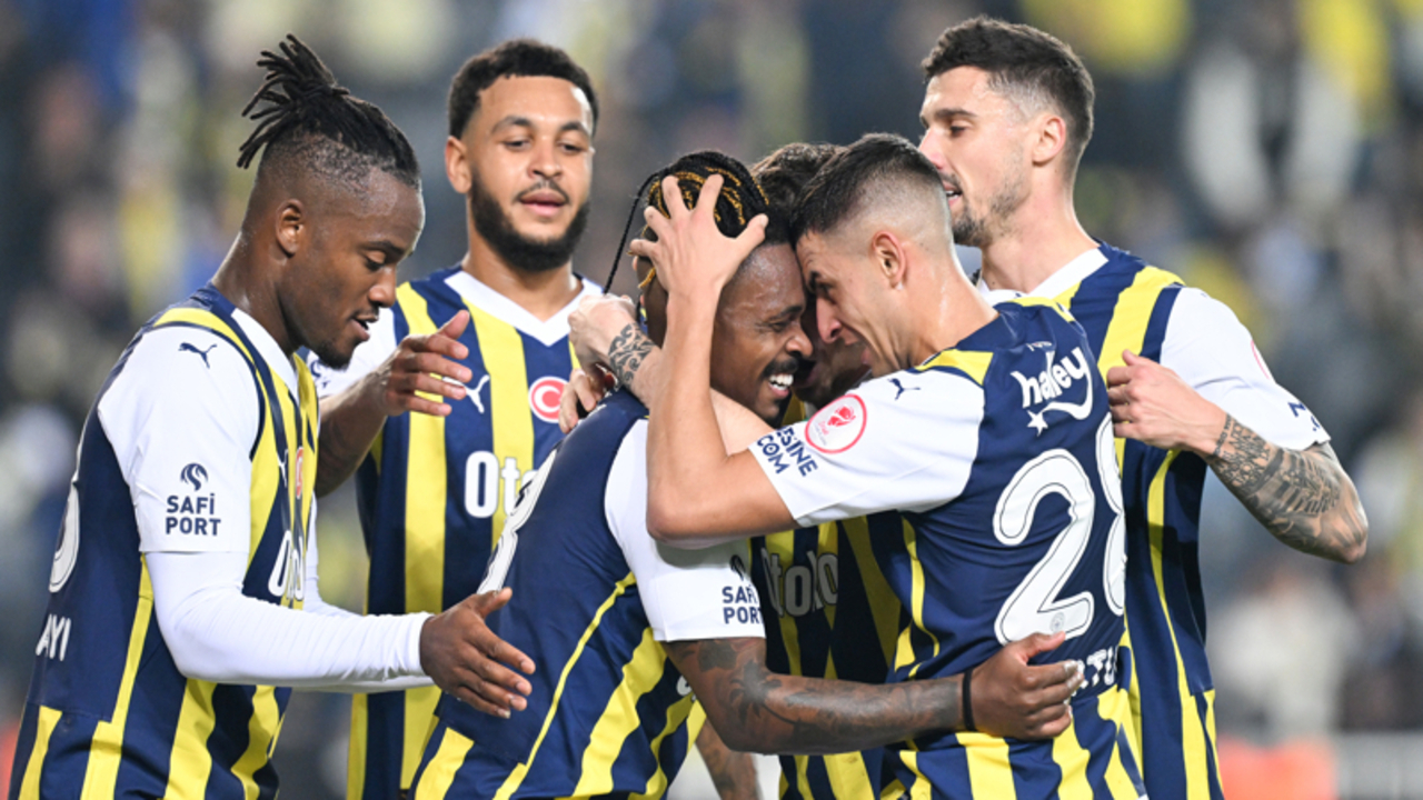 Fenerbahçe'den bir yıldız daha ayrıldı, ülkesinin takımına imzayı attı!