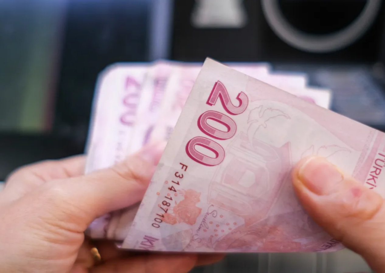 Bakan Işıkhan duyurdu: Milyonlarca emekliyi ilgilendiren ek zam farkı ödeme tarihi belli oldu!