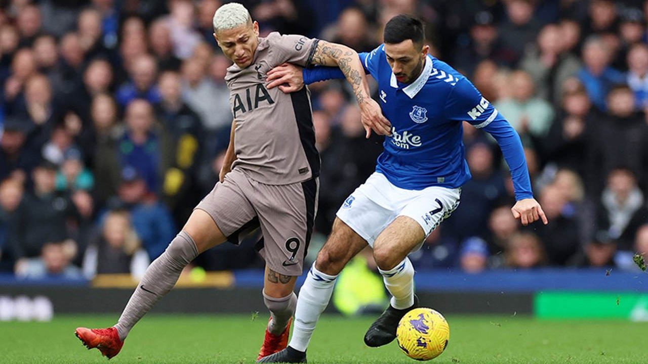 Tottenham Everton deplasmanında son dakikada yıkıldı