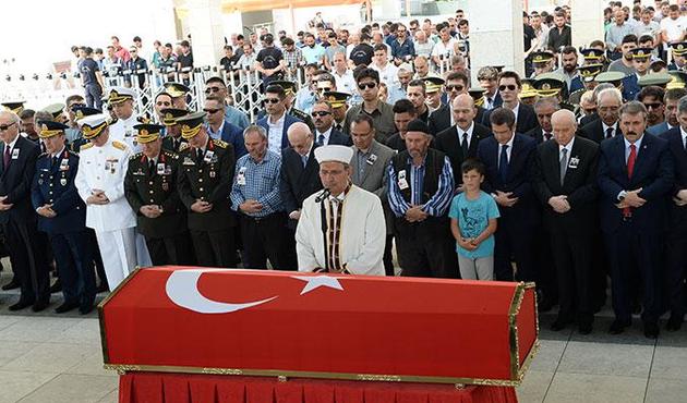 Şehit cenazesinde bir ilk yaşandı! / VİDEO