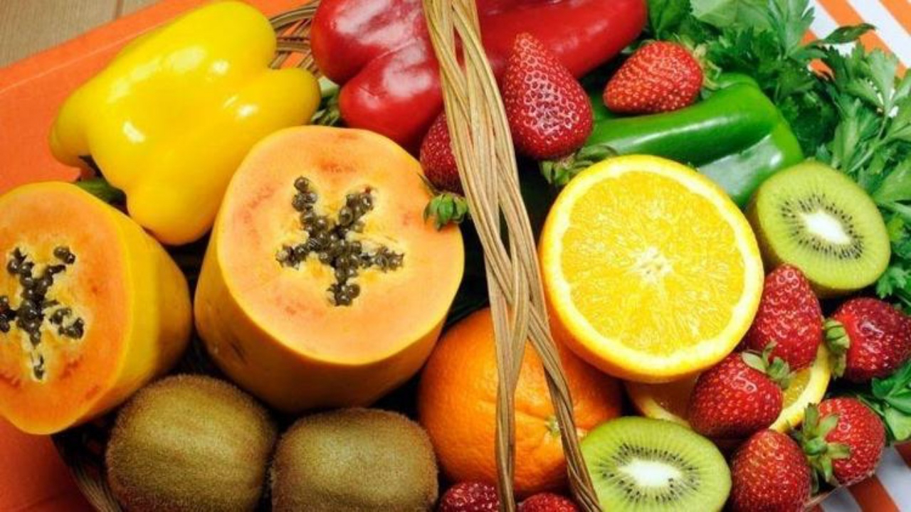C vitami nedir? C vitamini eksikliği neden olur? C vitamini eksikliğinde ne yenmeli?