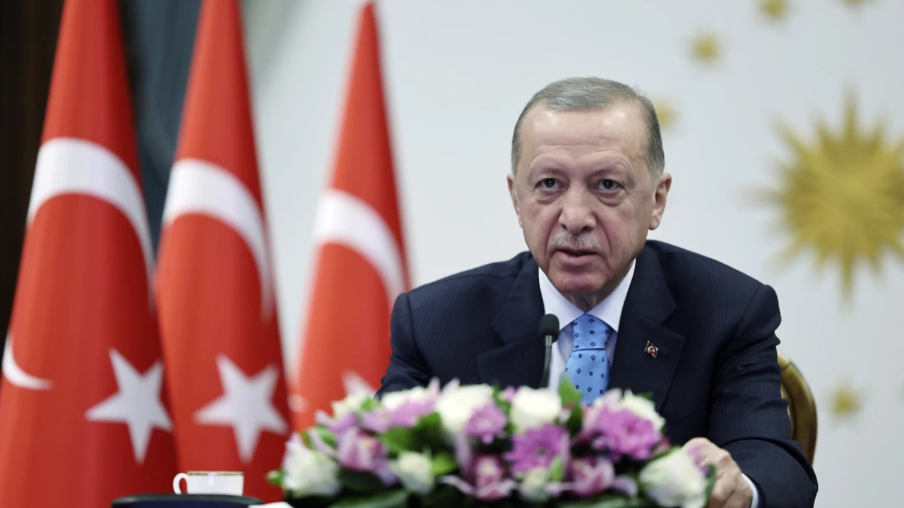 Cumhurbaşkanı Erdoğan'dan 6 Şubat mesajı: "Asrın felaketi karşısında asrın birlikteliği ortaya konulmuştur"