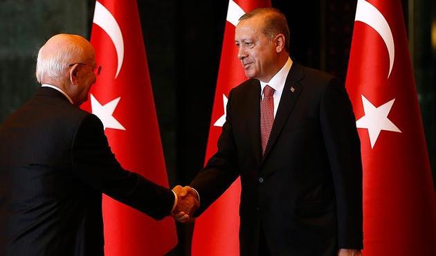 Başkomutan Erdoğan, Cumhurbaşkanlığı Külliyesi'nde tebrikleri kabul etti