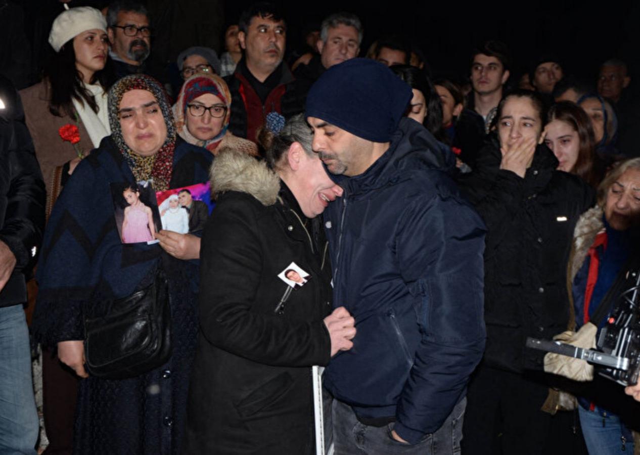 Büyük acının yıldönümü... Deprem bölgesindeki sessiz yürüyüşte gözyaşları sel oldu