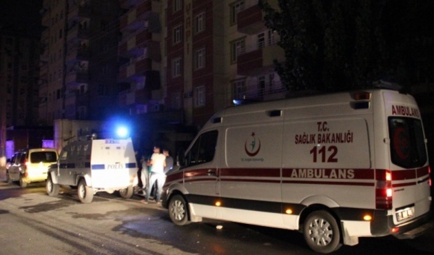 Yangına giden itfaiye erlerine saldırı!