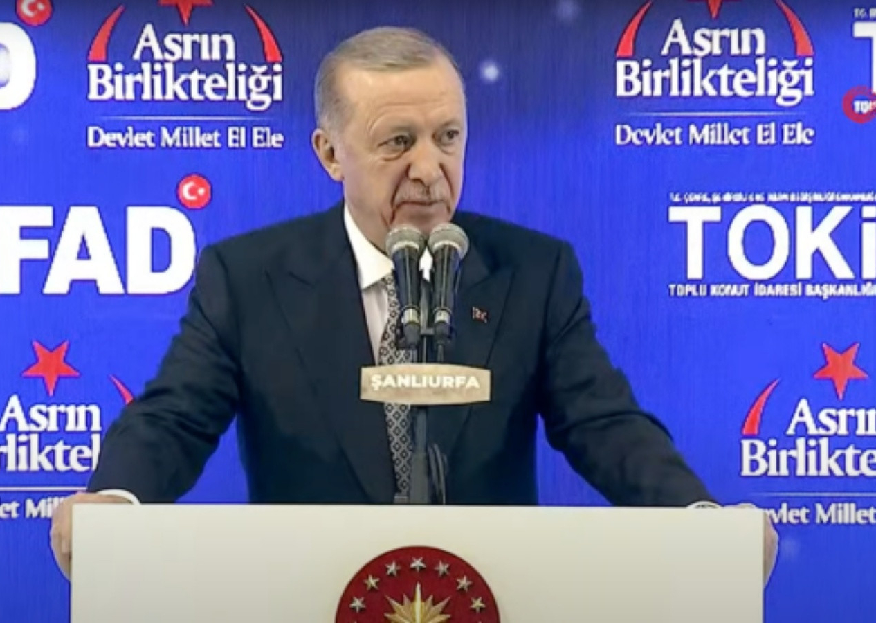 Cumhurbaşkanı Erdoğan, Şanlıurfa deprem konutları teslim töreninde konuştu: Birileri şov peşinde koşarken biz gecemizi gündüzümüze kattık!