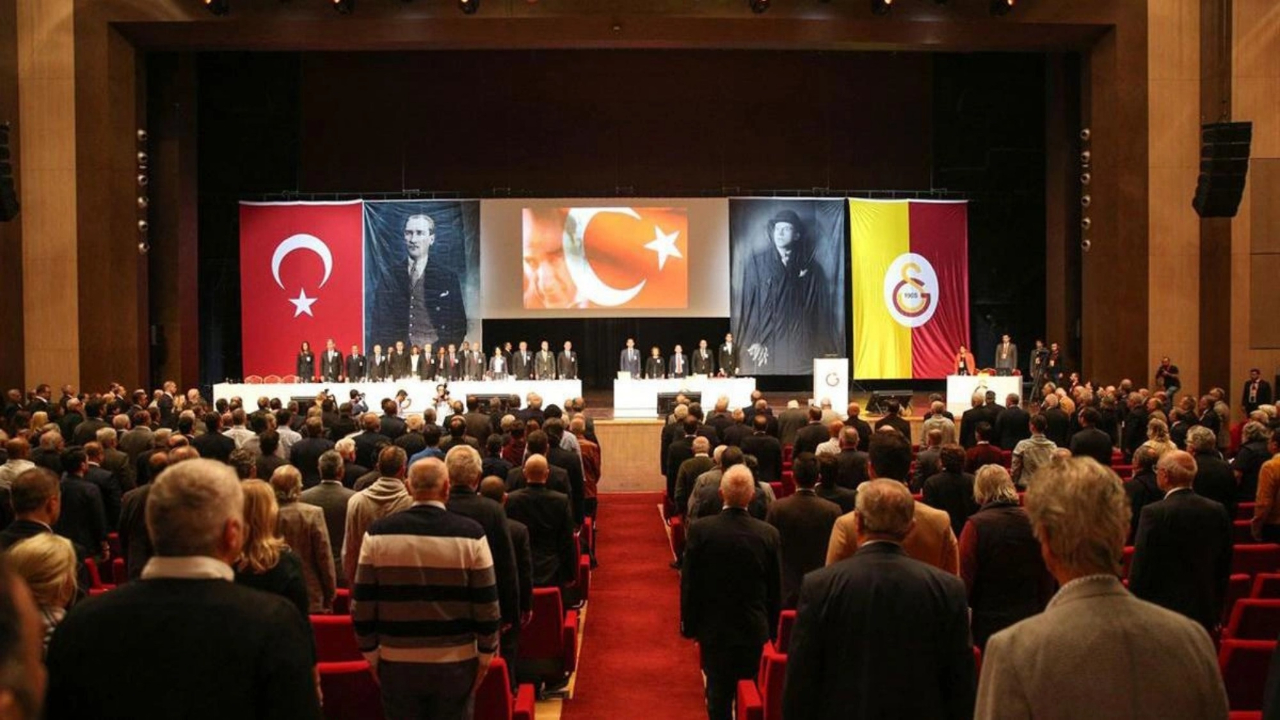 Galatasaray Divan Kurulu'nda Fenerbahçe'ye gönderme: "Bu bir sansür değildir ama..."