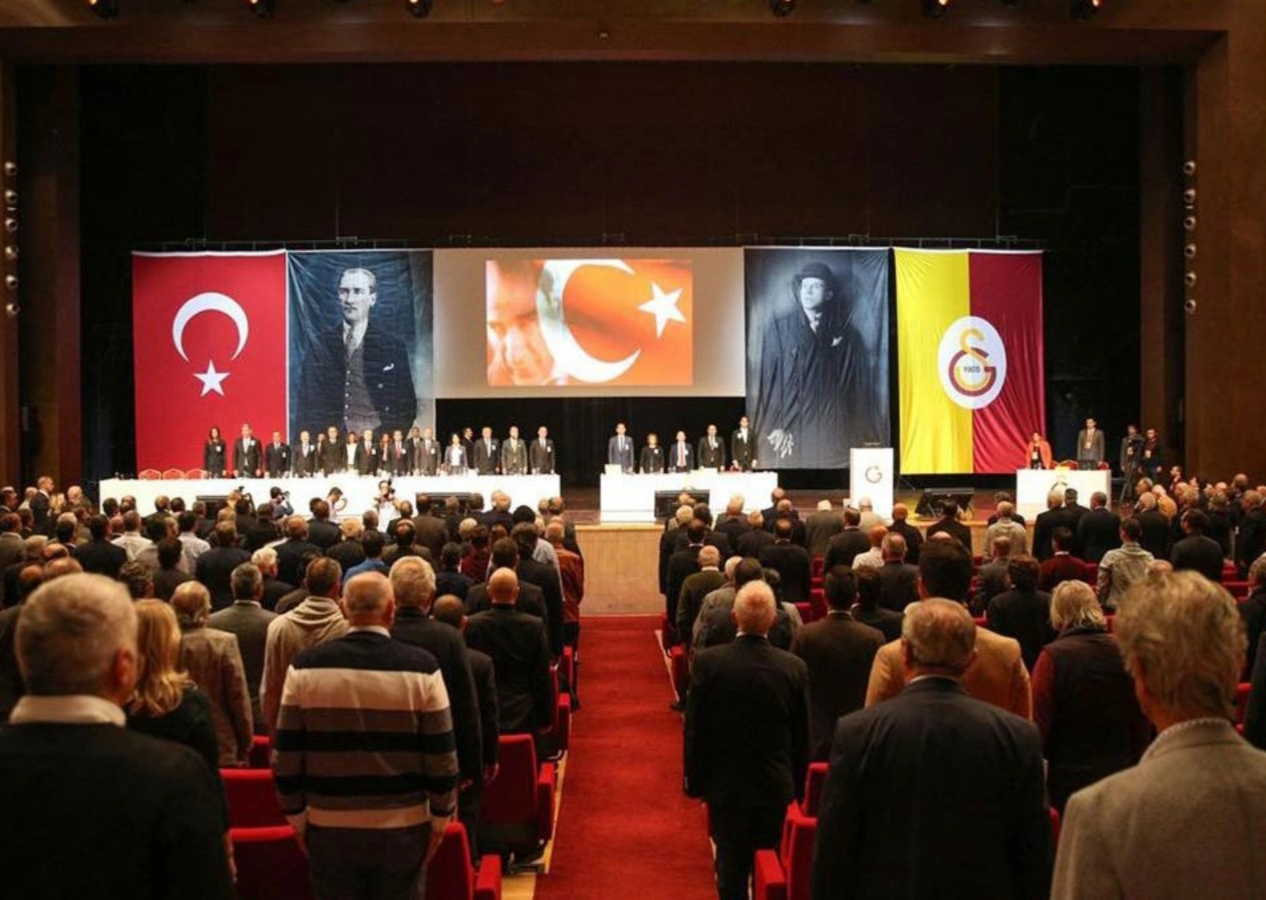 Galatasaray Divan Kurulu'nda Fenerbahçe'ye gönderme: "Bu bir sansür değildir ama..."
