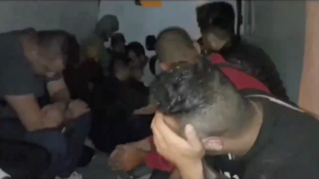 Çok sayıda ilde düğmeye basıldı: 123 göçmen kaçakçısı yakalandı!